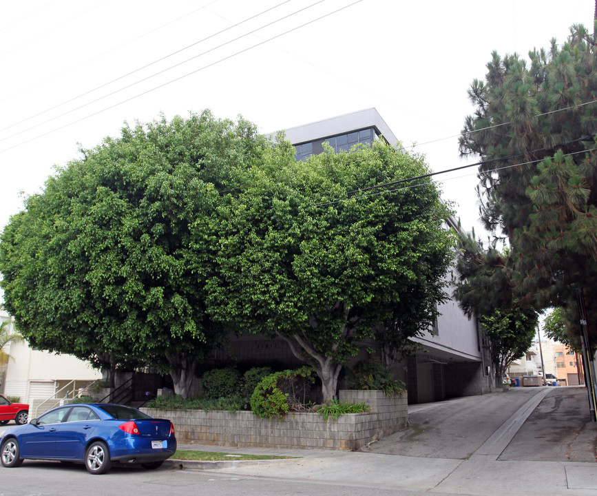 11817 Texas Ave in Los Angeles, CA - Building Photo