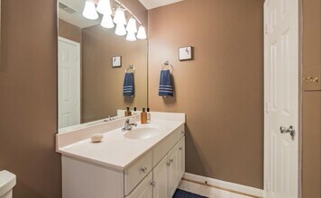 2407 20th St NW, Unit 97 in Washington, DC - Building Photo - Building Photo