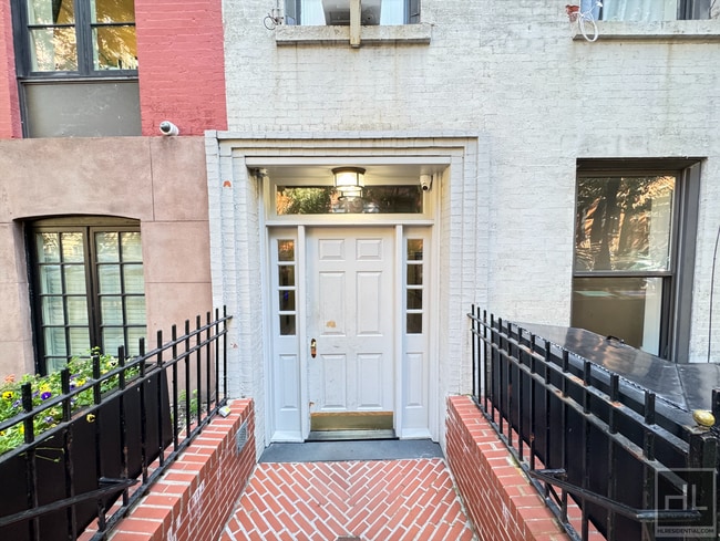 WEST 11 STREET in New York, NY - Building Photo - Building Photo