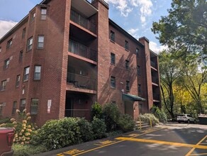 16 Winter St, Unit 18C in Waltham, MA - Building Photo - Building Photo