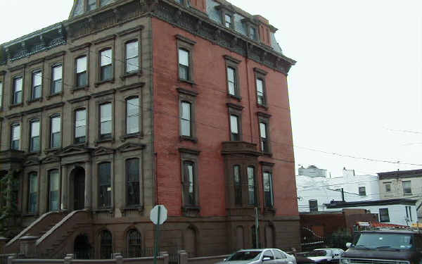 638 Hudson St in Hoboken, NJ - Foto de edificio - Building Photo