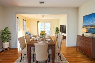 370 Franklin St in Braintree, MA - Foto de edificio - Building Photo