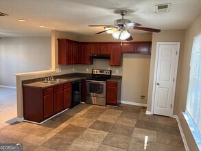 306 Lauren Dr in Fairburn, GA - Building Photo - Building Photo