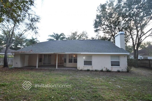 1688 Sweetwater W Cir in Apopka, FL - Foto de edificio - Building Photo