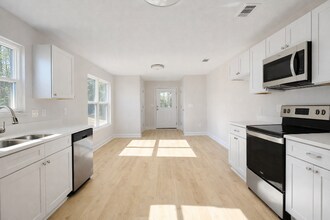 5654 Falcon Way in Crestview, FL - Building Photo - Building Photo