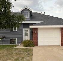 703 E Tin St, Unit 703 in Redwood Falls, MN - Building Photo