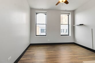 6 E Downer Pl in Aurora, IL - Building Photo - Building Photo