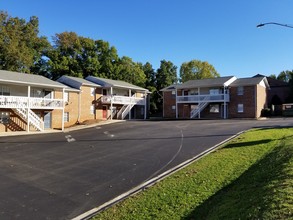 Park Place Apartments in Asheboro, NC - Foto de edificio - Building Photo