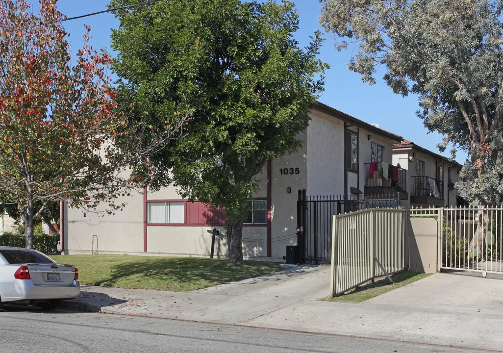 1035 W 39th St in Los Angeles, CA - Building Photo