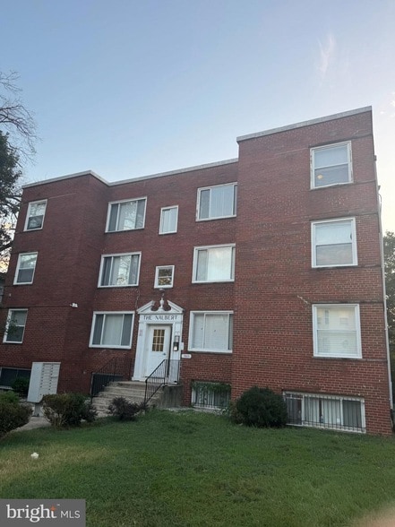 property at 3865 Halley Terrace SE