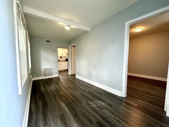 1000 W Lakewood Rd in West Palm Beach, FL - Building Photo - Building Photo