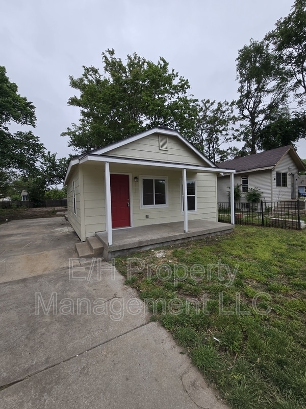 property at 1031 New York St
