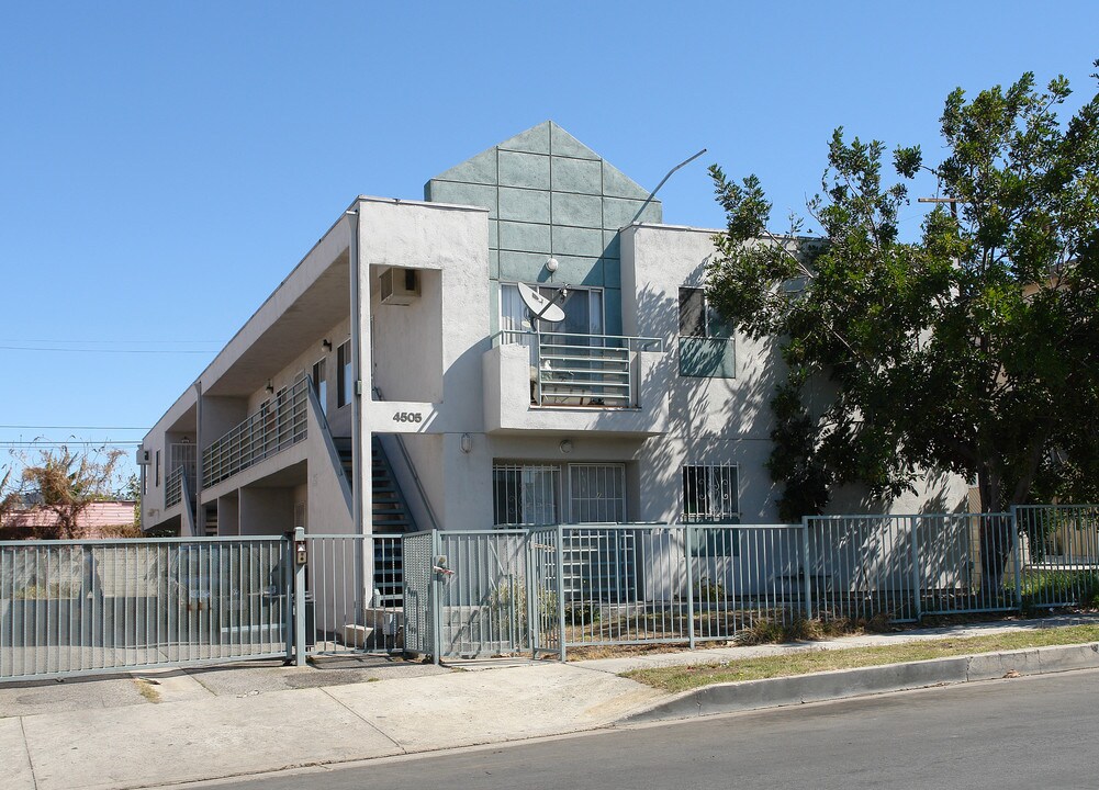 4505-4509 Maplewood Ave in Los Angeles, CA - Foto de edificio