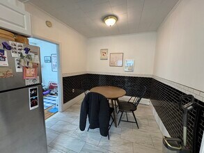 809 Washington St in Brookline, MA - Foto de edificio - Building Photo