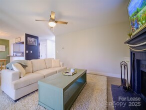 3300 Selwyn Farms Ln in Charlotte, NC - Building Photo - Building Photo