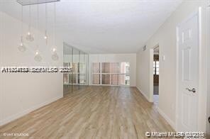 8267 SW 128th St, Unit 207 in Pinecrest, FL - Foto de edificio - Building Photo