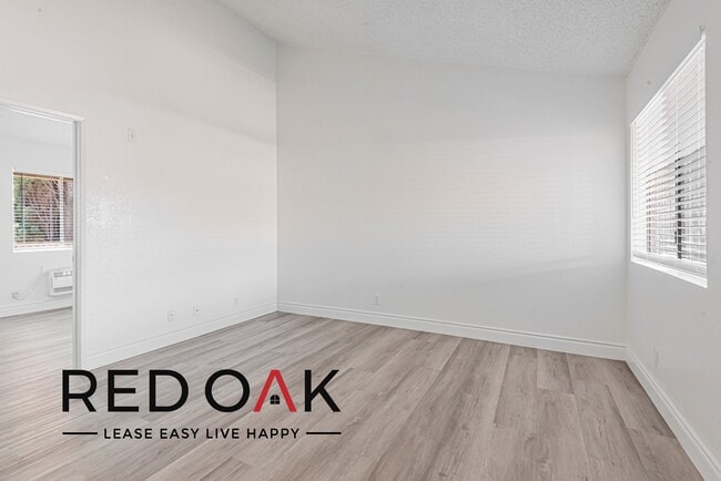 property at 1542 N Orizaba Ave
