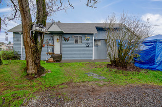 Totem Lane Homes in Longview, WA - Building Photo - Building Photo