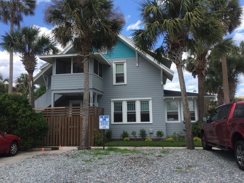 530 2nd St S in Jacksonville Beach, FL - Building Photo