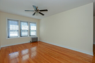 4541 N Leavitt St, Unit 1 in Chicago, IL - Building Photo - Building Photo