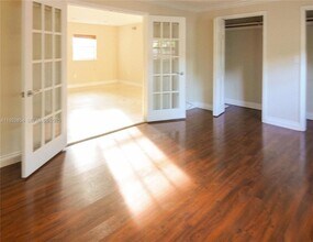 6384 SW 31st St in Miami, FL - Building Photo - Building Photo