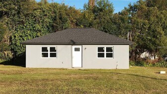 1025 N Clara Ave in DeLand, FL - Building Photo
