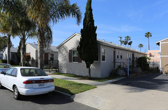 233-235 S Freeman St in Oceanside, CA - Building Photo - Building Photo