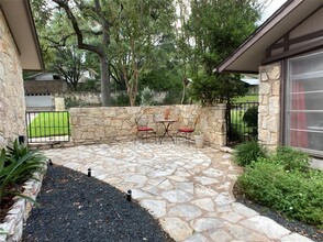 5821 Westmont Dr in Austin, TX - Building Photo - Building Photo