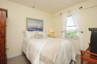 84 Bloomfield St, Unit 17 in Hoboken, NJ - Building Photo - Building Photo