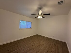 3518 Buzz Aldrin Dr in San Antonio, TX - Building Photo - Building Photo