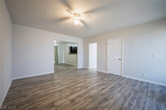 343 Tungsten St in Henderson, NV - Building Photo - Building Photo