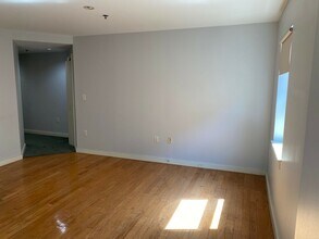 528 Commonwealth Ave in Boston, MA - Building Photo - Building Photo