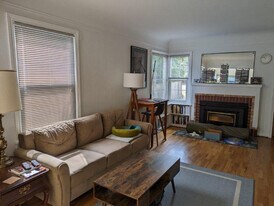 1036 NE 102nd St in Seattle, WA - Building Photo