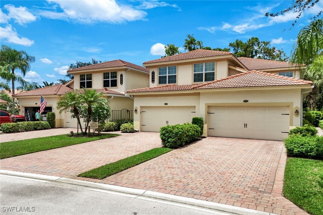 10240 Cobble Notch Loop in Bonita Springs, FL - Building Photo
