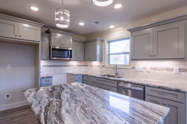 1031 C P Stewart Blvd in Lebanon, TN - Building Photo - Building Photo