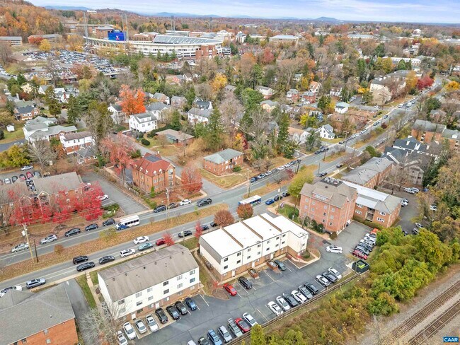 2100 Jefferson Park Ave in Charlottesville, VA - Building Photo - Building Photo