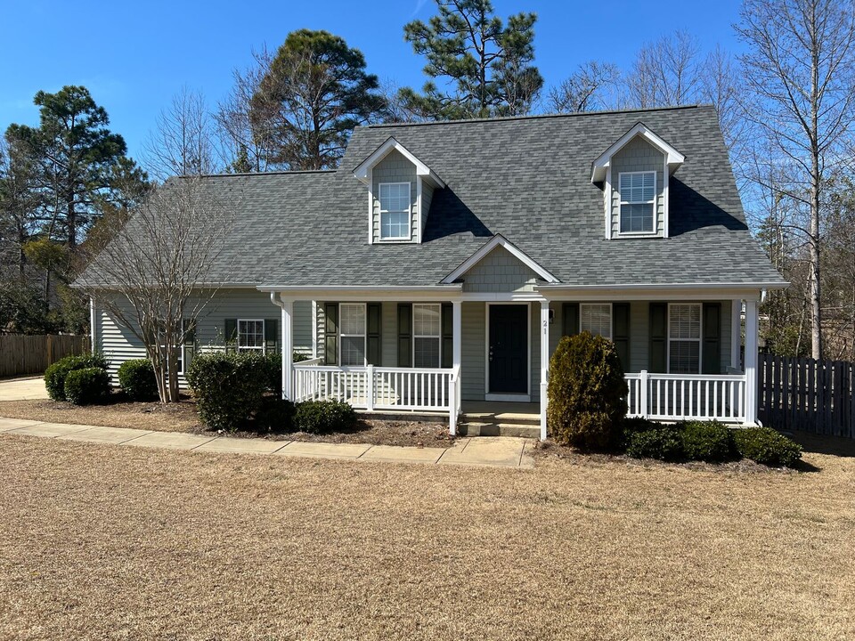 21 Overcup Oak Cir in Bunnlevel, NC - Building Photo