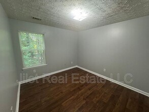 8478 Moultrie Dr in Jonesboro, GA - Building Photo - Building Photo
