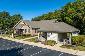 The Apartments at Winchester Cove in Groveport, OH - Building Photo - Building Photo