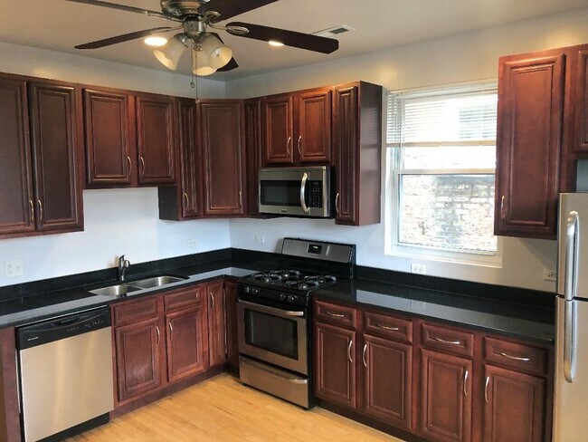 3349 N Lawndale Ave in Chicago, IL - Building Photo - Building Photo
