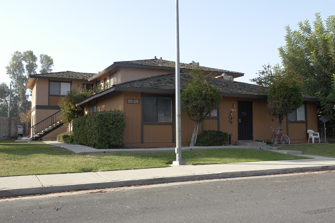 3373 San Mateo Ct in Merced, CA - Foto de edificio