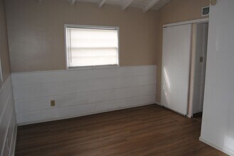 40 Myrtle St in Bakersfield, CA - Foto de edificio - Building Photo