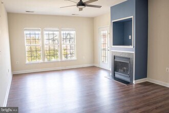 42480 Rockrose Square in Brambleton, VA - Building Photo - Building Photo