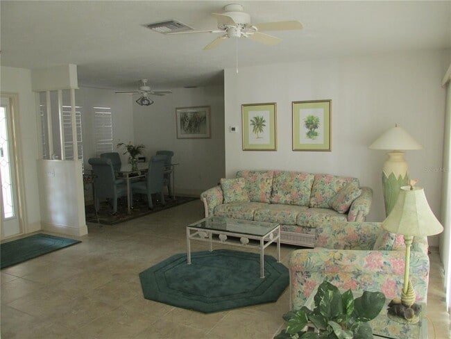 446 W Gate Dr in Venice, FL - Building Photo - Building Photo