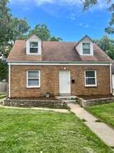 1603 Evergreen St in Rockford, IL - Building Photo - Building Photo