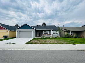 105 Wildrose Ct in Hamilton, MT - Building Photo - Building Photo