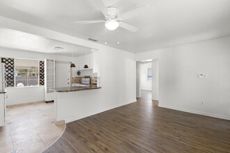 5230 1st Ave N in St. Petersburg, FL - Foto de edificio - Building Photo