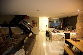 4432 NW 98th Ave in Doral, FL - Building Photo - Building Photo