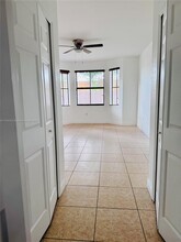 10131 NW 10th St in Miami, FL - Foto de edificio - Building Photo