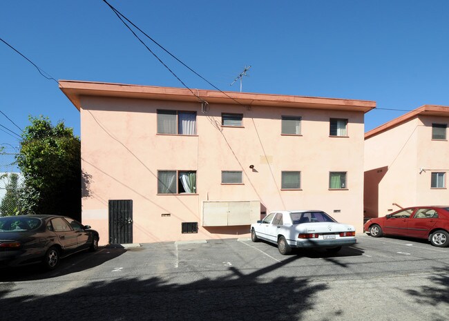 1748 S Robertson Blvd in Los Angeles, CA - Building Photo - Building Photo